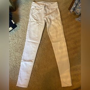 White Levi’s Women’s Skinny Jeans
